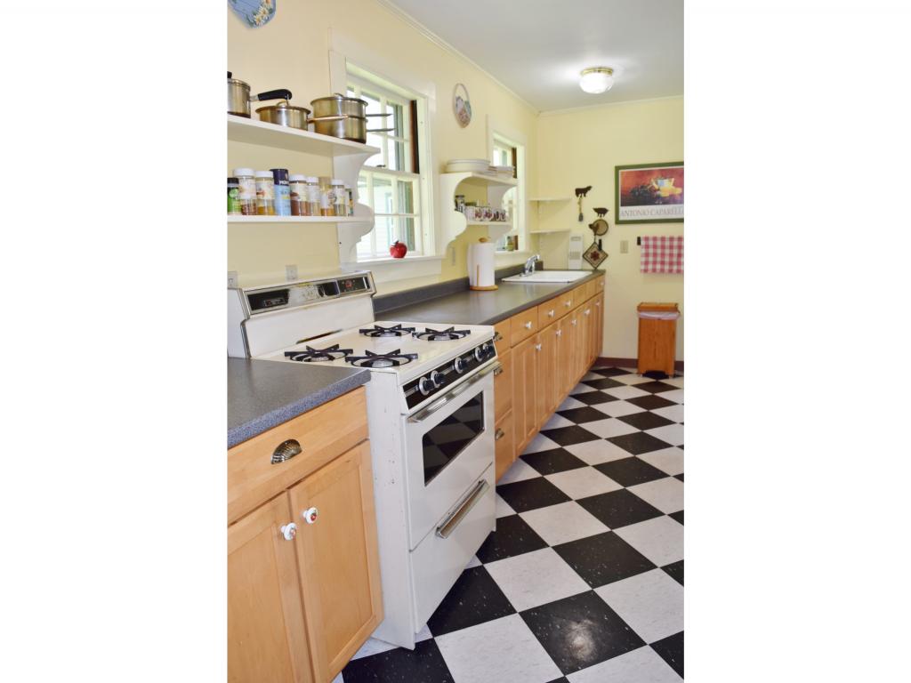 107 Brook Rd