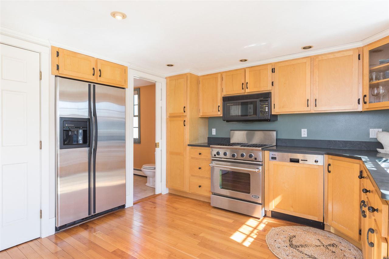 889 South St #3