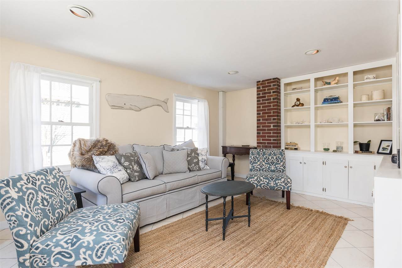 889 South St #3