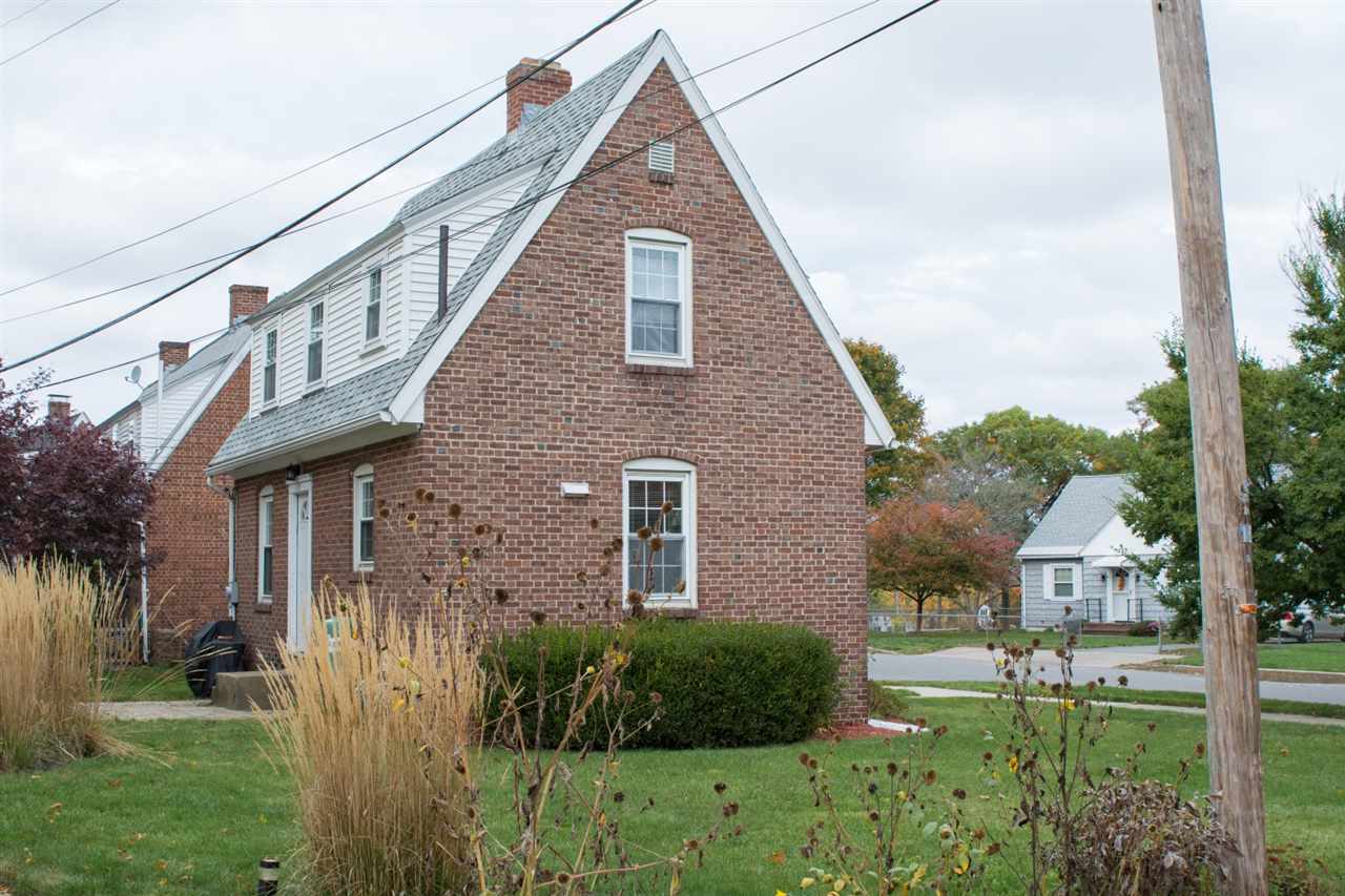 37 Crescent Way