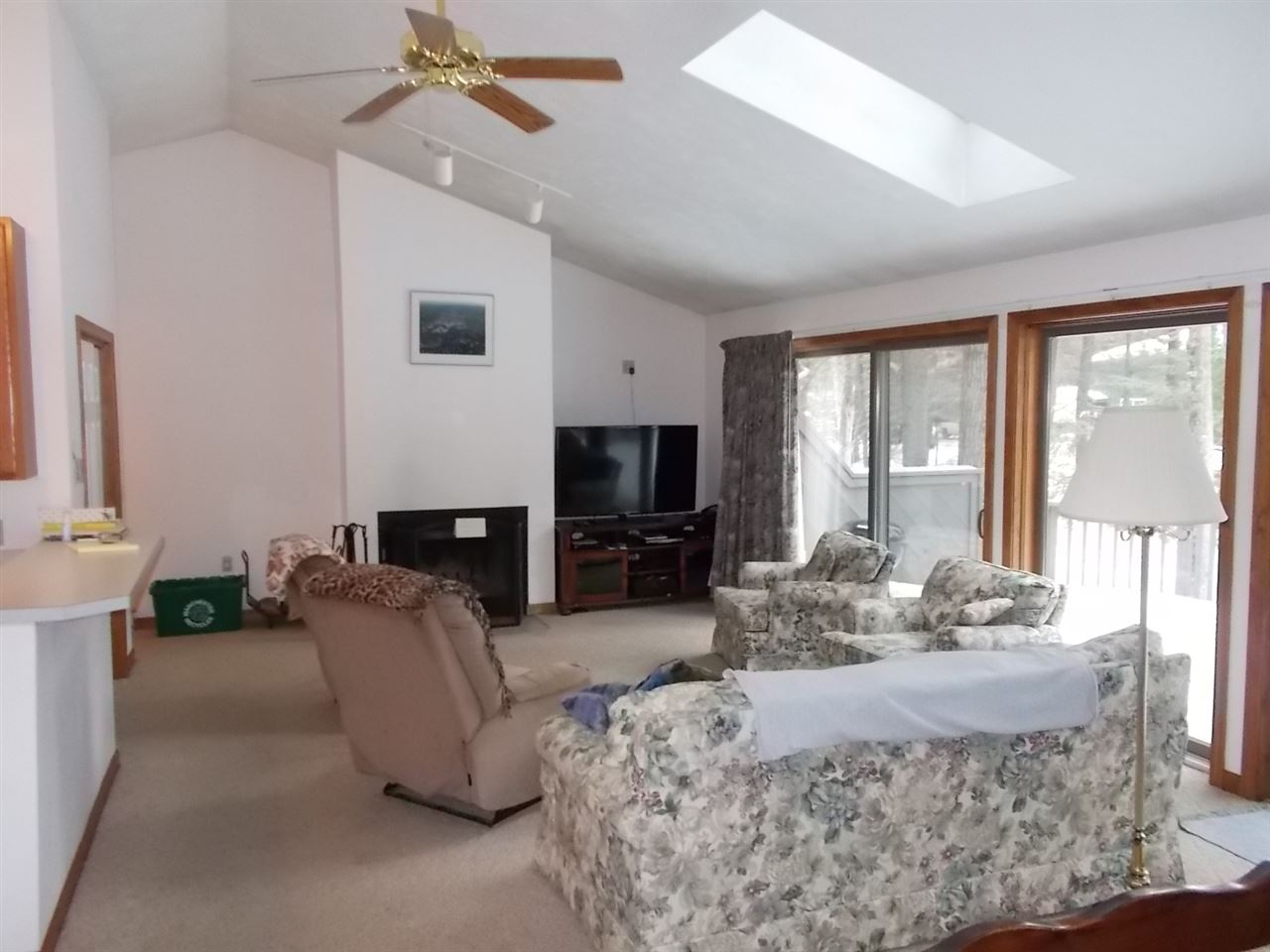 216 Thompson Rd