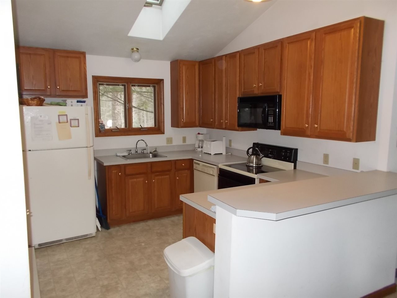 216 Thompson Rd