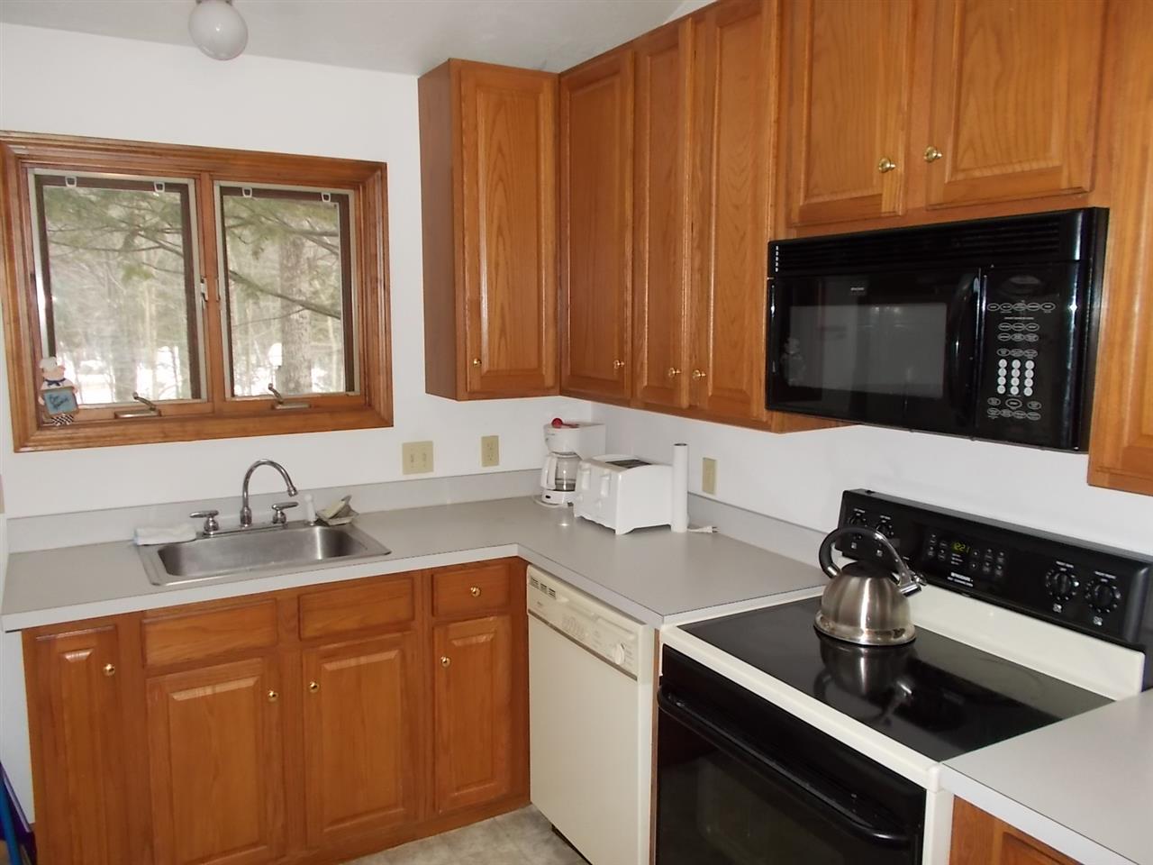216 Thompson Rd