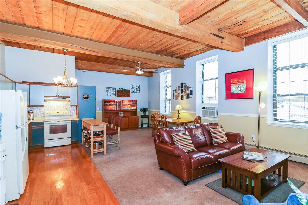 156 Front St #306