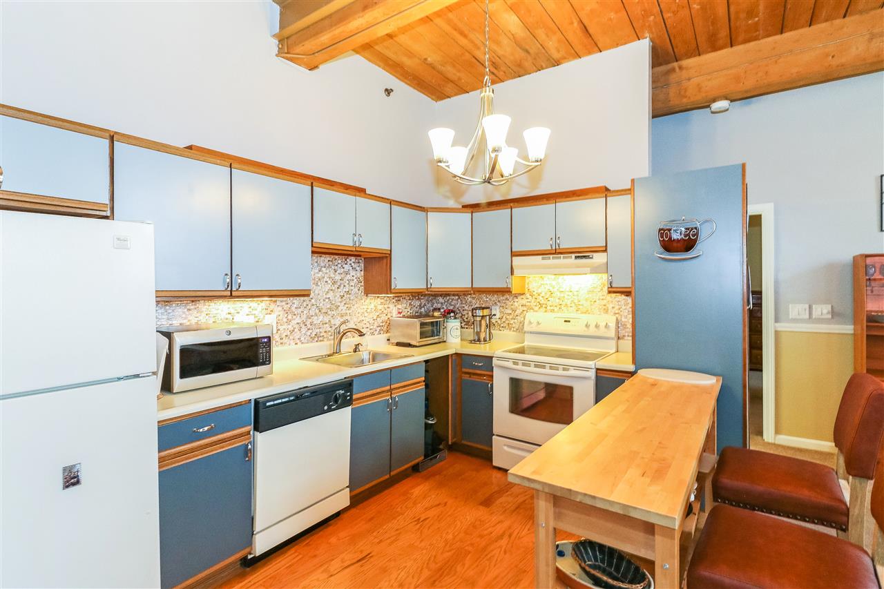 156 Front St #306