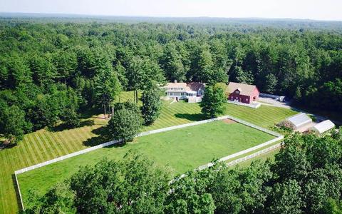 8 Beau Monde Dr