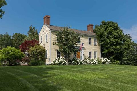 8 Beau Monde Dr