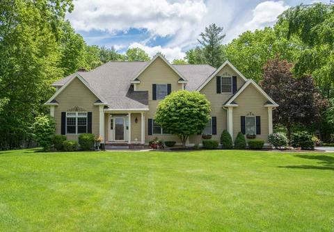 8 Beau Monde Dr