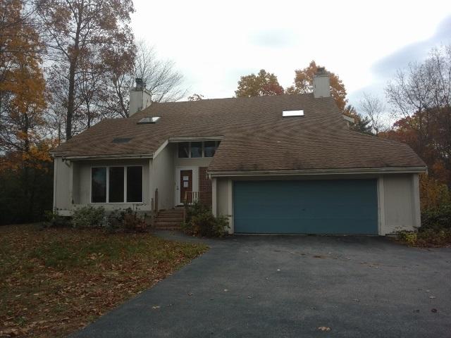 70 Amesbury Rd