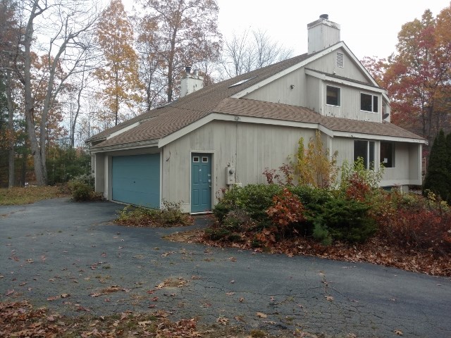 70 Amesbury Rd