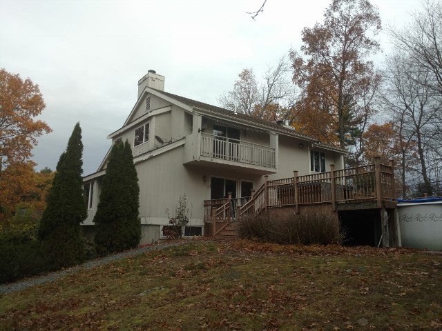 70 Amesbury Rd