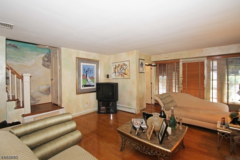 100 Summit Ave