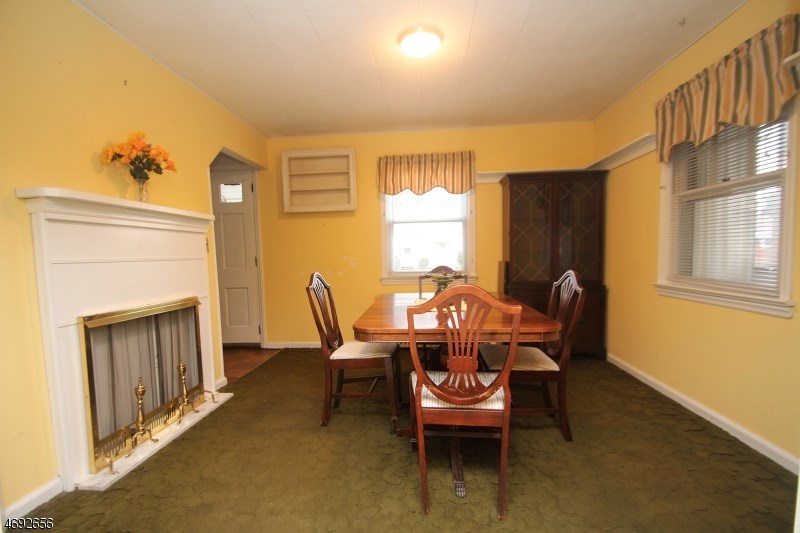 18 Spruce Ave