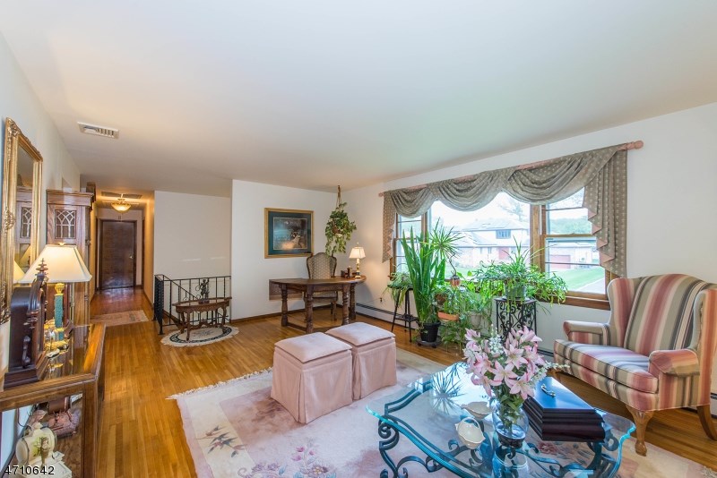 5 Bergen Dr