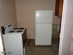 4 Duval Ct Fairfield, NJ 07004