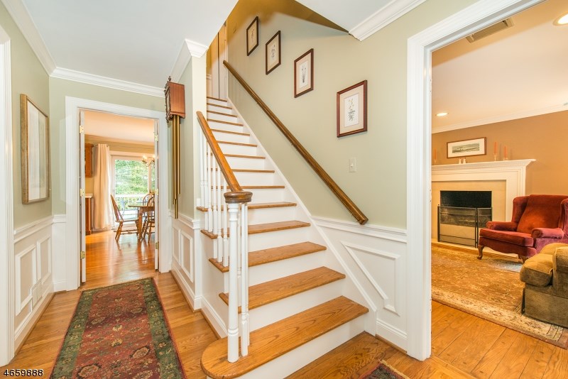 16 Puddingstone Dr