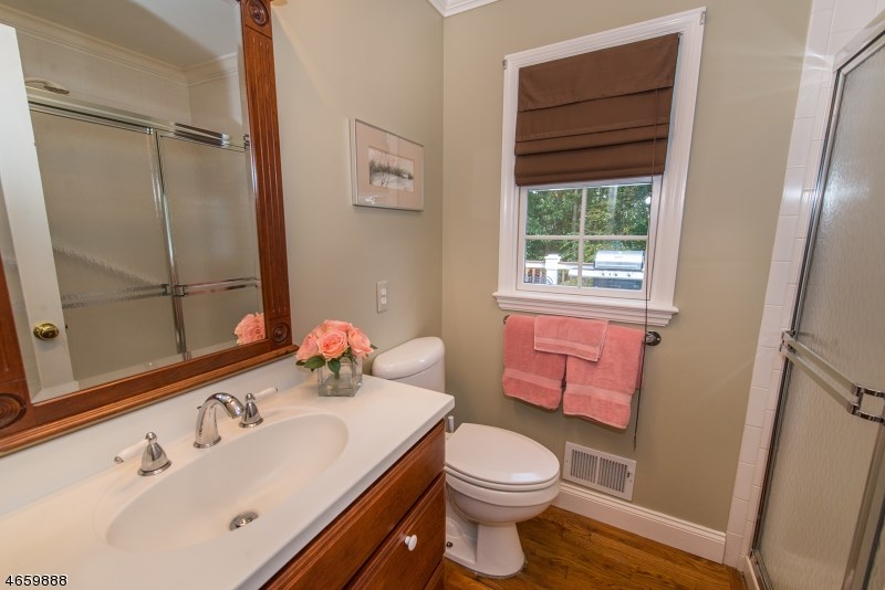 16 Puddingstone Dr