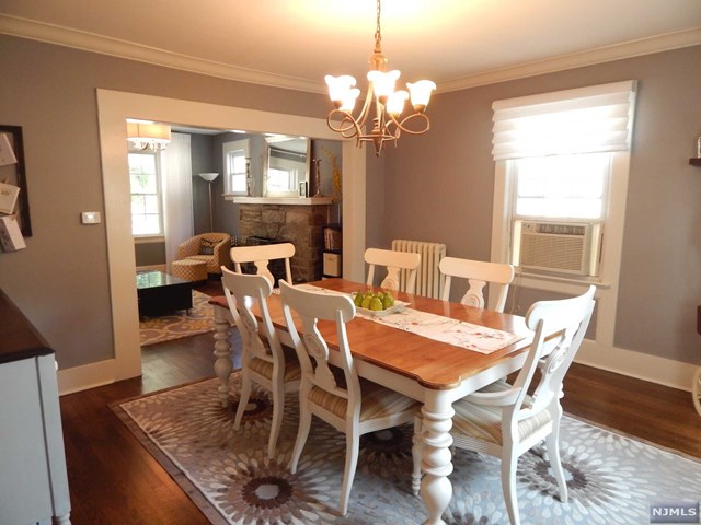 20 Elm Rd Caldwell, NJ 07006