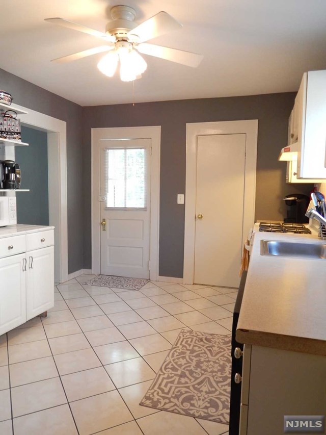 20 Elm Rd Caldwell, NJ 07006