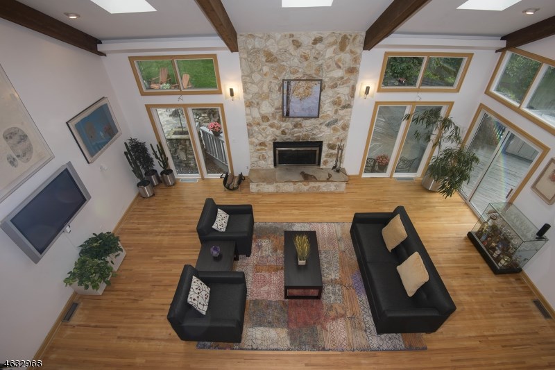 For Sale: 7 Wildwood Dr Caldwell, NJ 07006