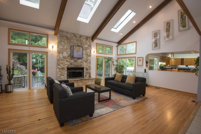 For Sale: 7 Wildwood Dr Caldwell, NJ 07006