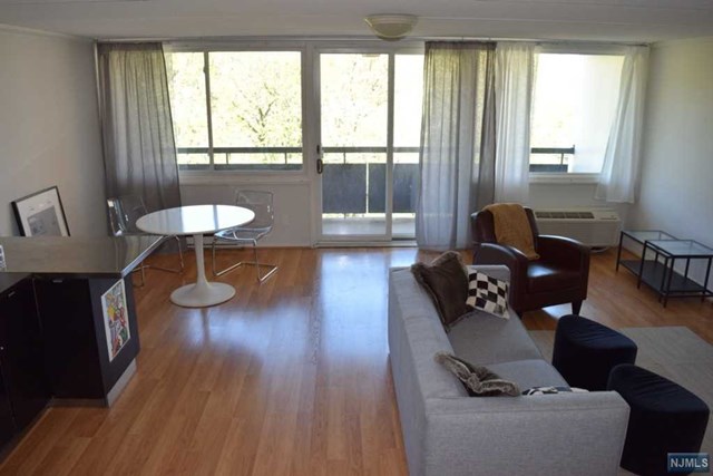For Sale: 555 Gorge Rd #APT 6I Cliffside Park, NJ 07010
