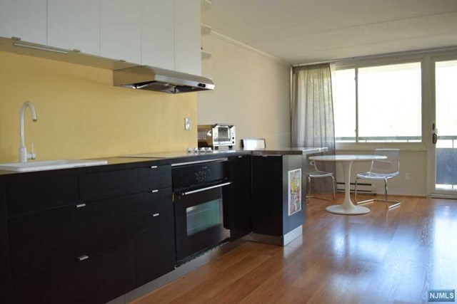 For Sale: 555 Gorge Rd #APT 6I Cliffside Park, NJ 07010