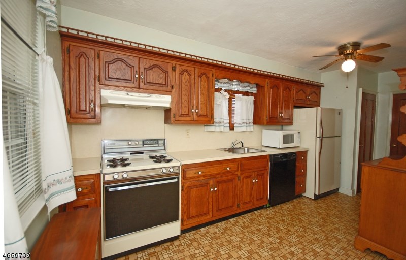 685 Allwood Rd