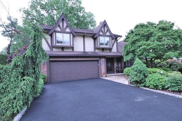 81 Woodlawn Ave