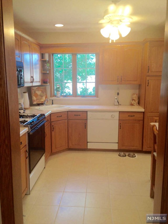 154 Rutgers Pl Clifton, NJ 07013