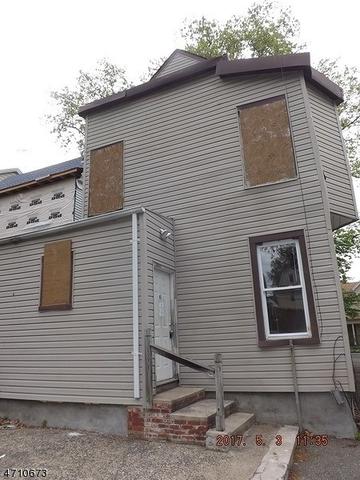 42 Leslie St