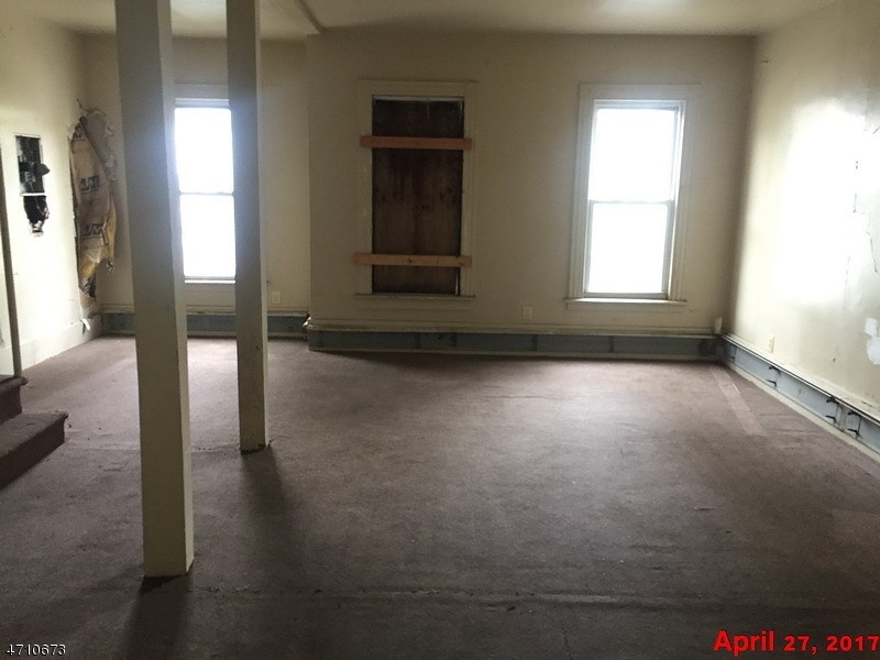 42 Leslie St