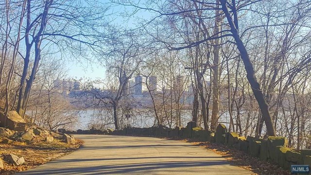 For Sale: 50 Annett Ave Edgewater, NJ 07020