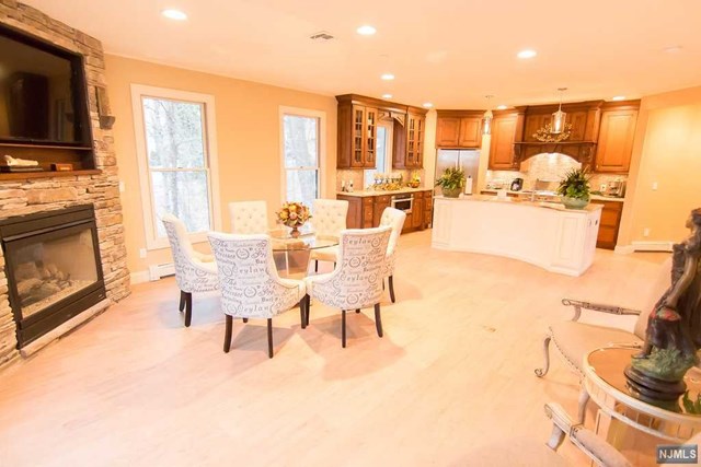 For Sale: 50 Annett Ave Edgewater, NJ 07020