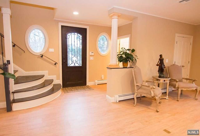 For Sale: 50 Annett Ave Edgewater, NJ 07020