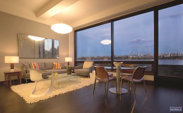 For Sale: 9 Somerset Ln #312 Edgewater, NJ 07020