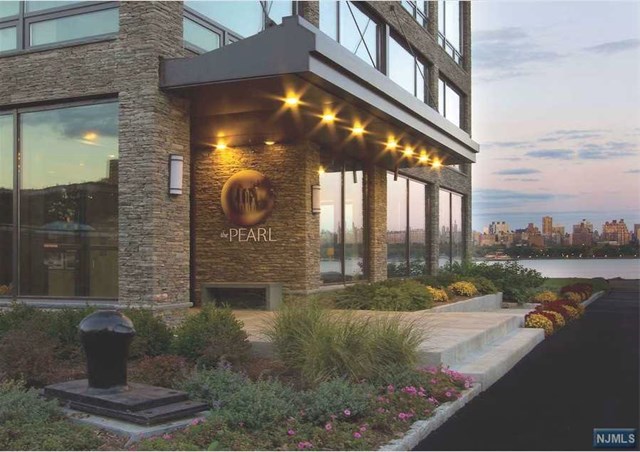 For Sale: 9 Somerset Ln #312 Edgewater, NJ 07020