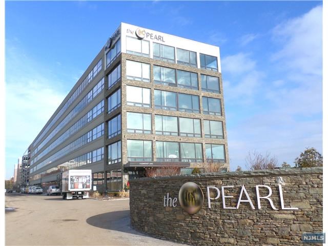 For Sale: 9 Somerset Ln #516 Edgewater, NJ 07020