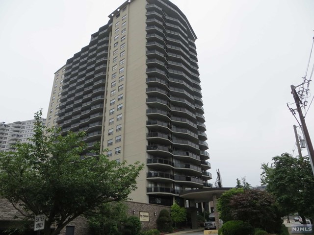 For Sale: 2077 Center Ave #7H Fort Lee, NJ 07024