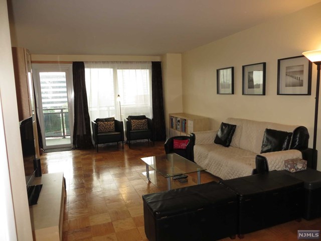 For Sale: 2077 Center Ave #7H Fort Lee, NJ 07024