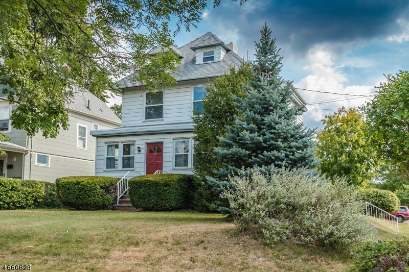 417 Center St