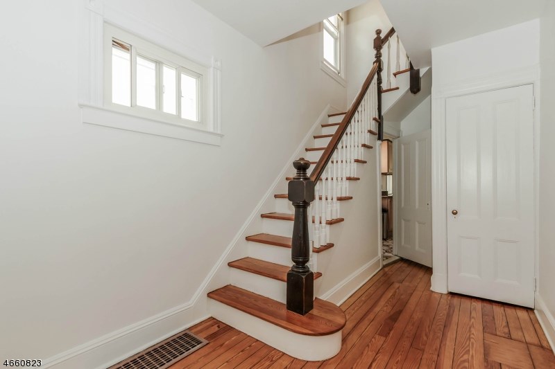 417 Center St