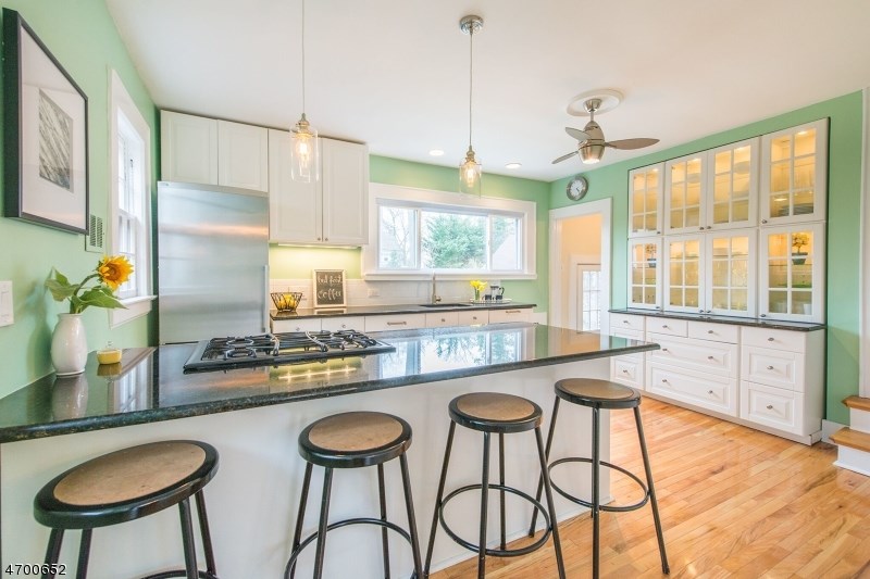 128 Summit Ave