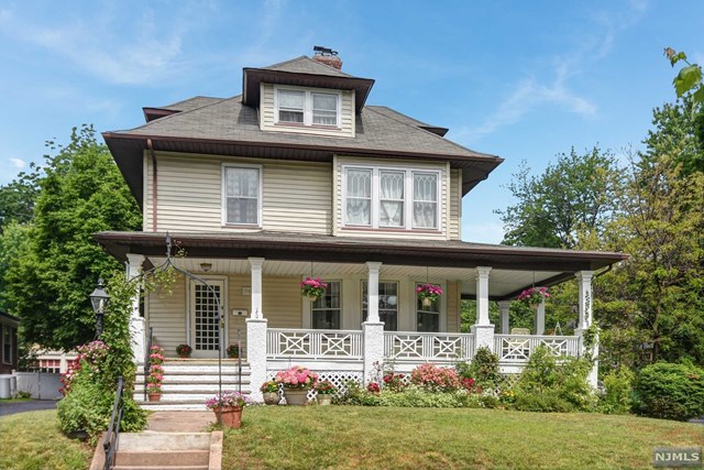 30 Hillside Ave Glen Ridge, NJ 07028