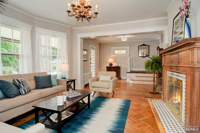 30 Hillside Ave Glen Ridge, NJ 07028