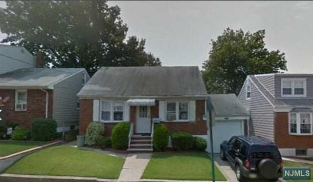 393 Stephens St