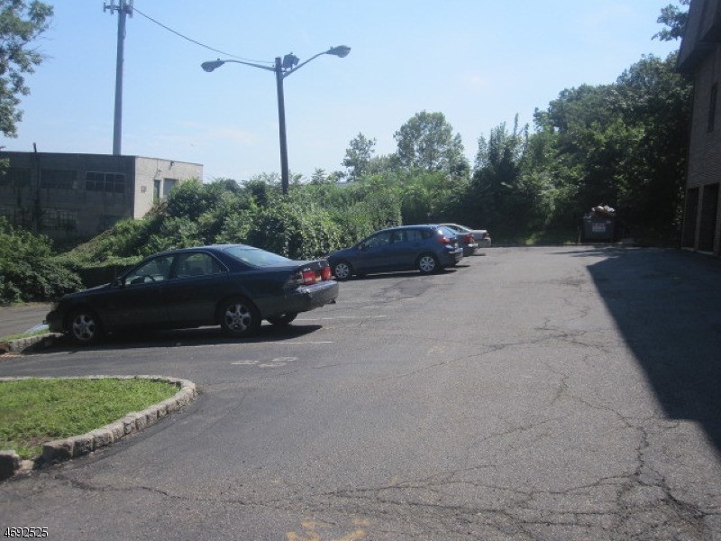 821-841 Main St