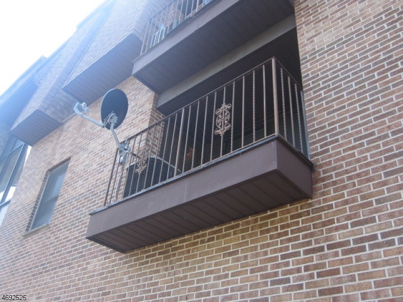 821-841 Main St