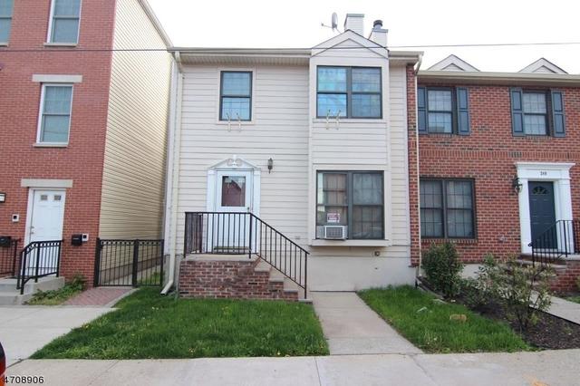 251 Pleasant Ave