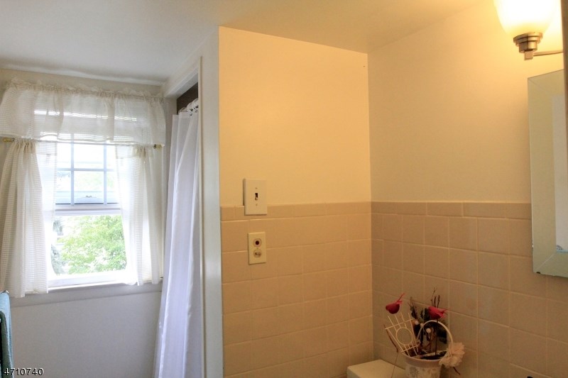 352 Maplewood Ave